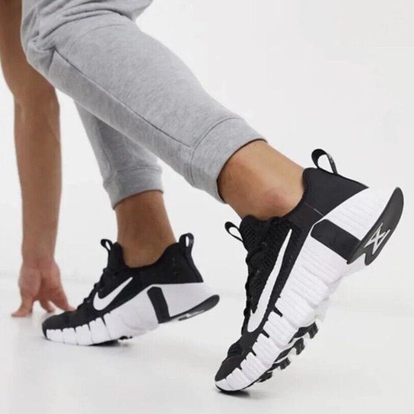 Nike Free Metcon 3 Mens Training Shoes Black White CJ0861-010 NEW Size 1… - Picture 3 of 6